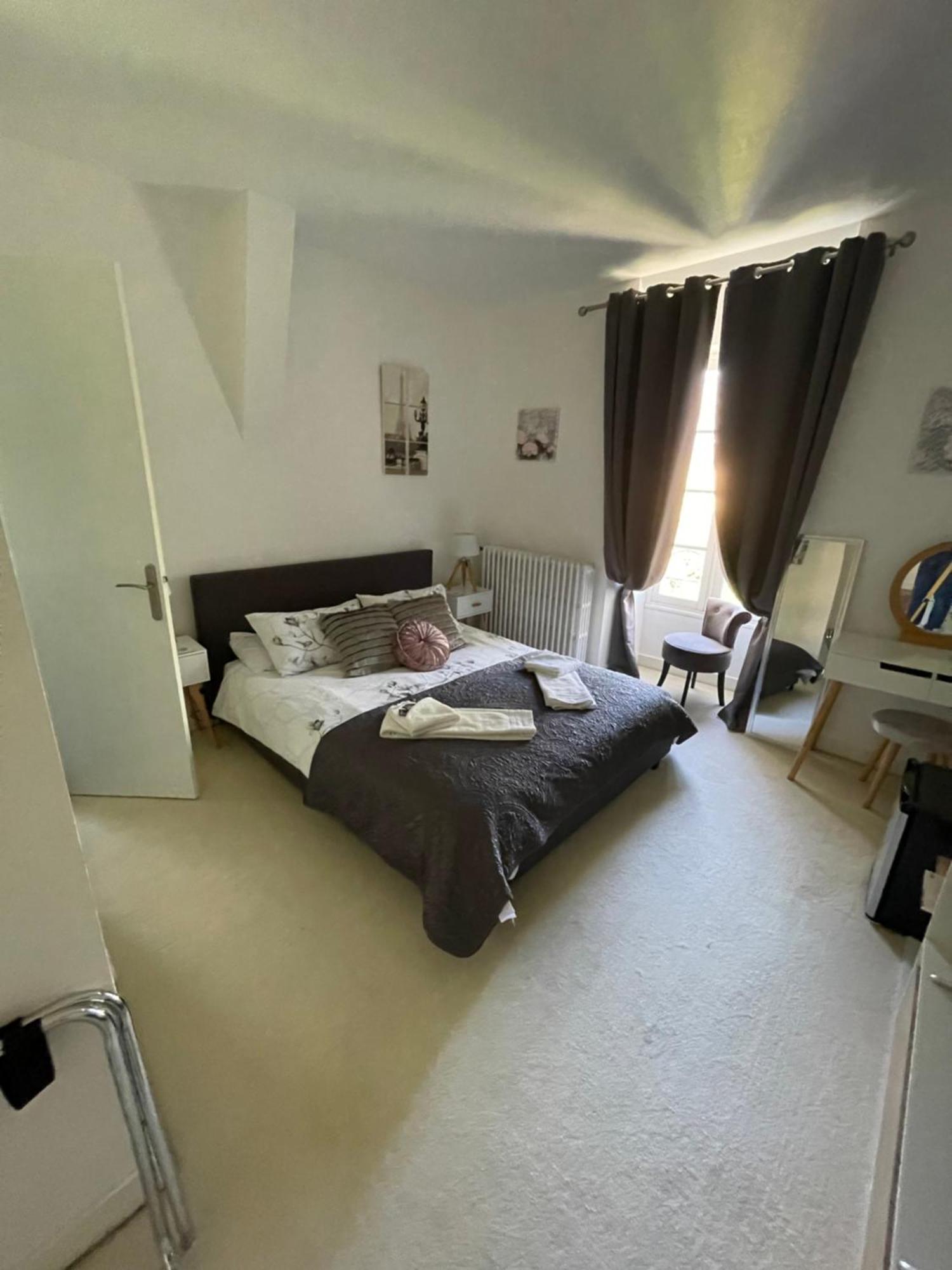 Vue du Château d'Excideuil Extérieur photo
