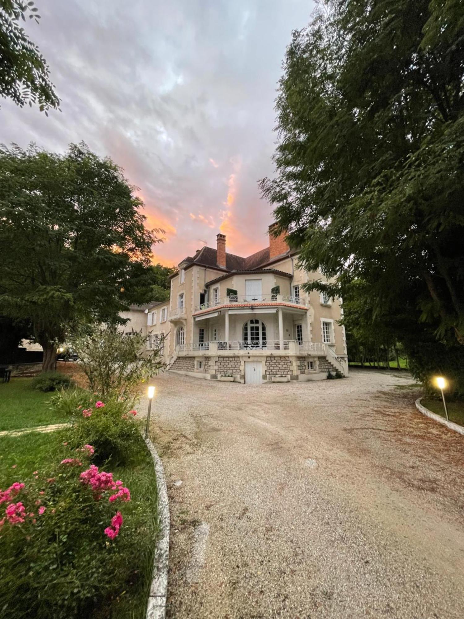 Vue du Château d'Excideuil Extérieur photo
